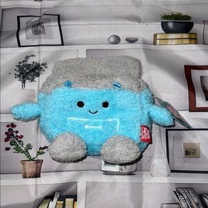 Bum Bumz Oven 7.5” Cute Blue and Gray Plush Toy